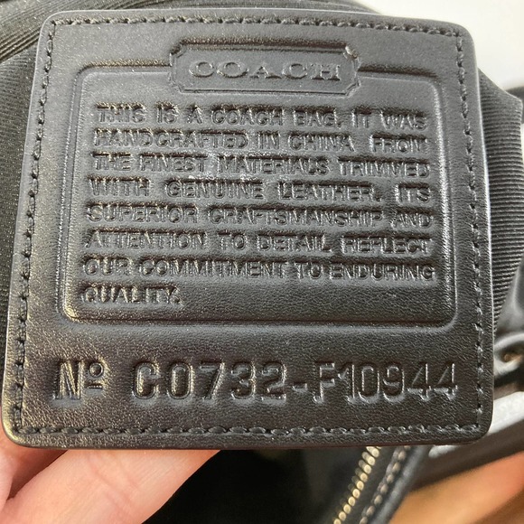 COACH F10944 BLACK, GRAY SIGNATURE PRINT CROSSBODY - Picture 7 of 15